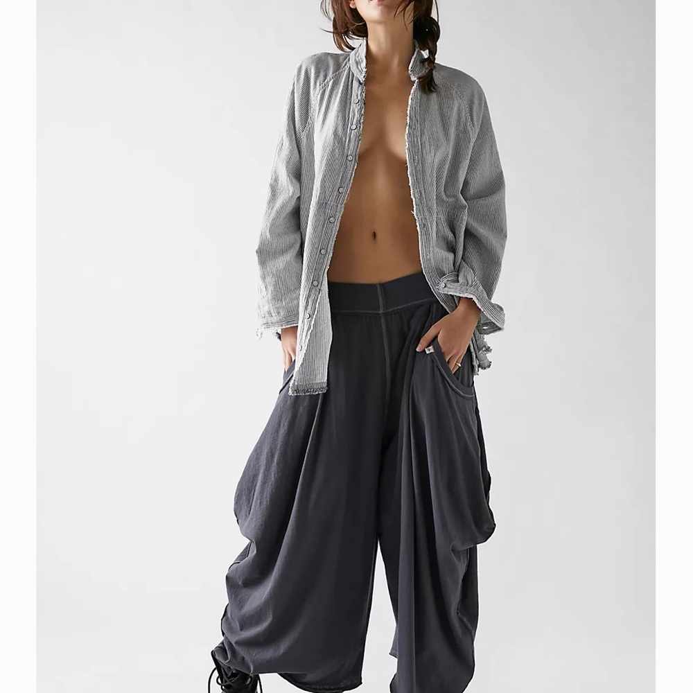 Free People Summer Slumber Pants in Asphalt - Picture 2 of 5